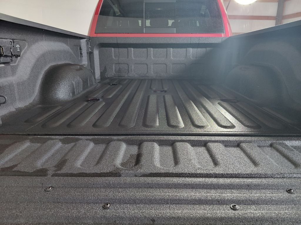 New 2026 Molten Red Pearl-Coat Exterior Paint RAM Laramie image 13