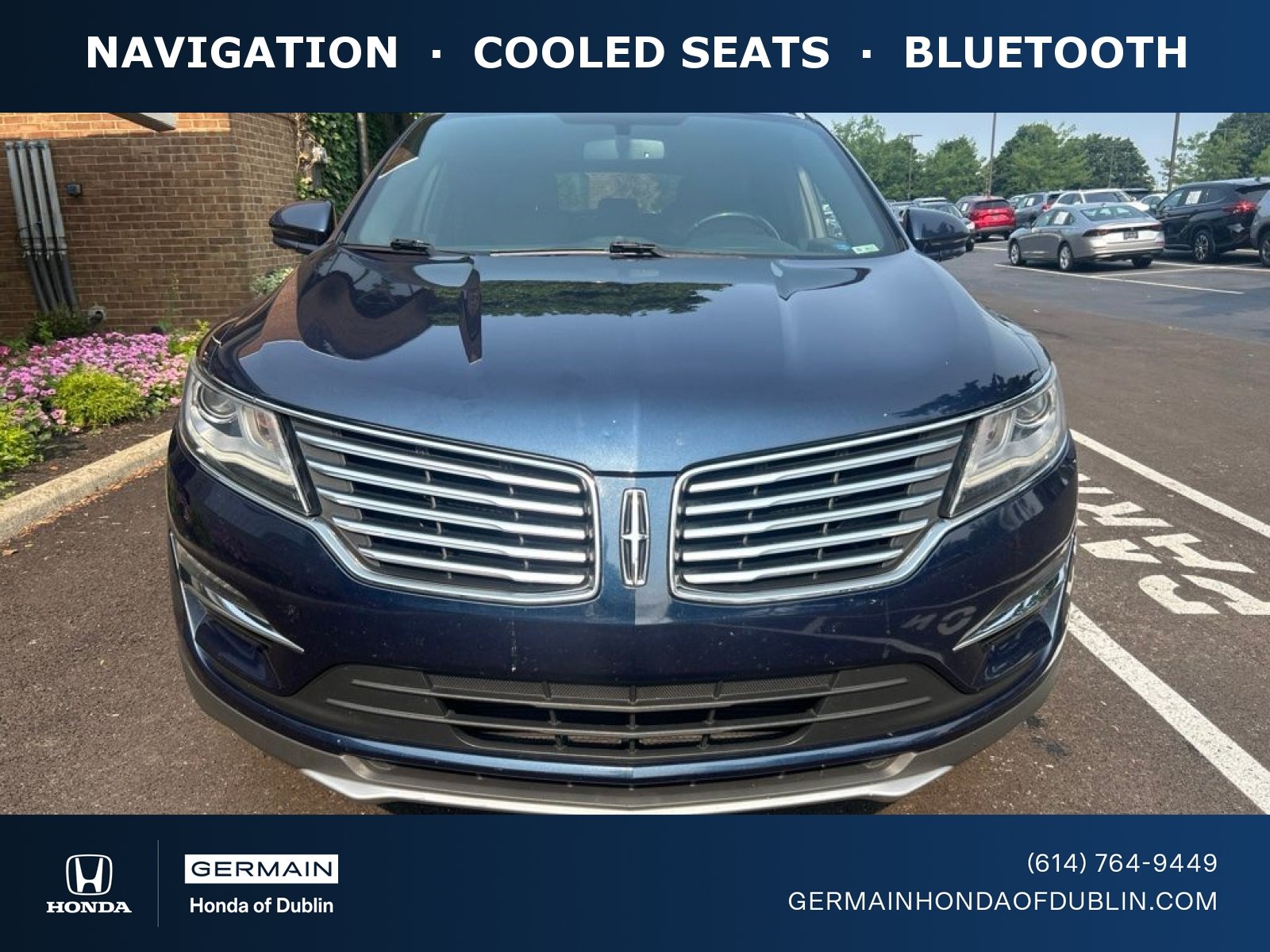 Used 2017 Sapphire Blue Metallic Lincoln Reserve image 1