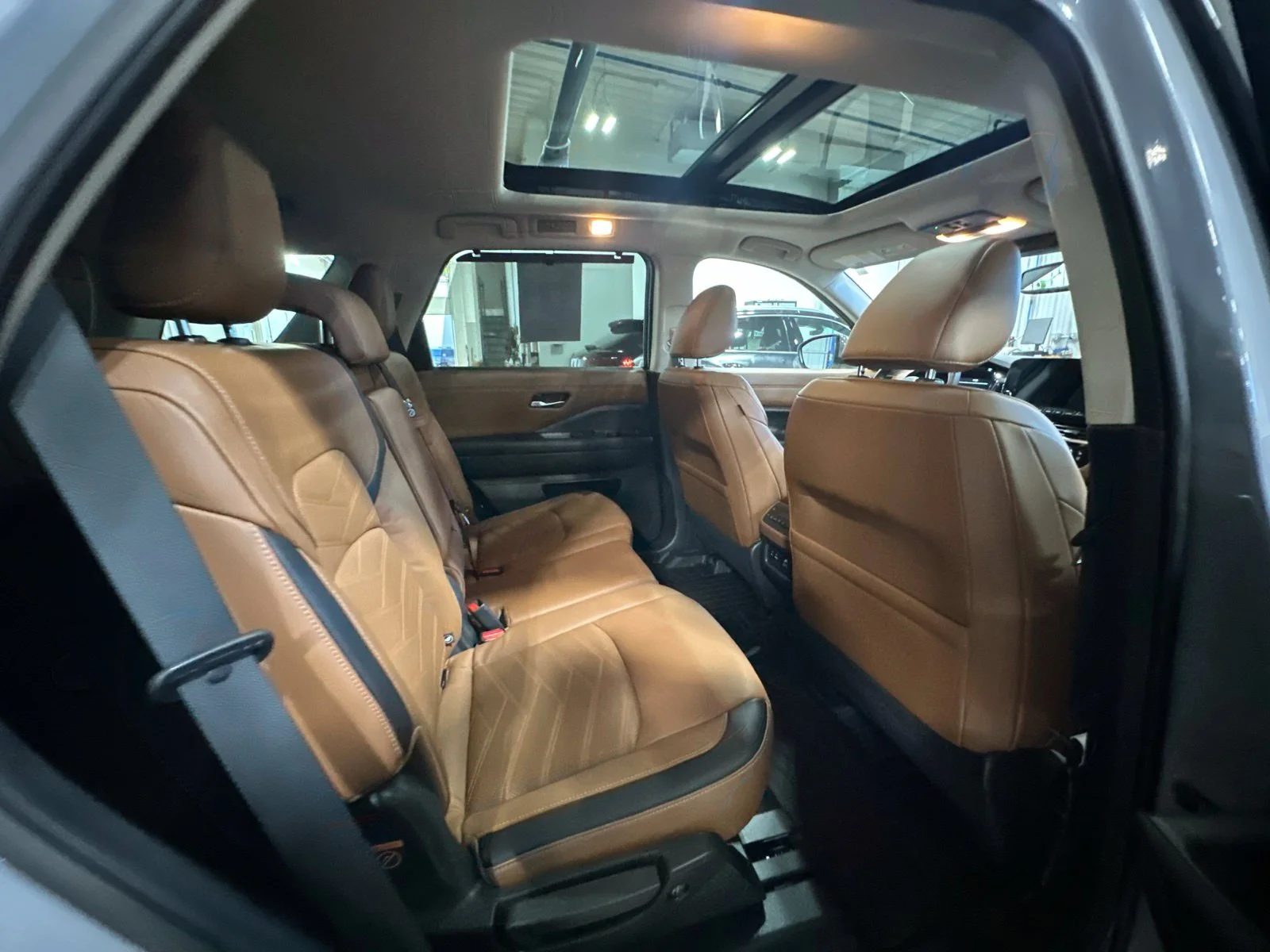 Used 2022 Gray Nissan Platinum image 34