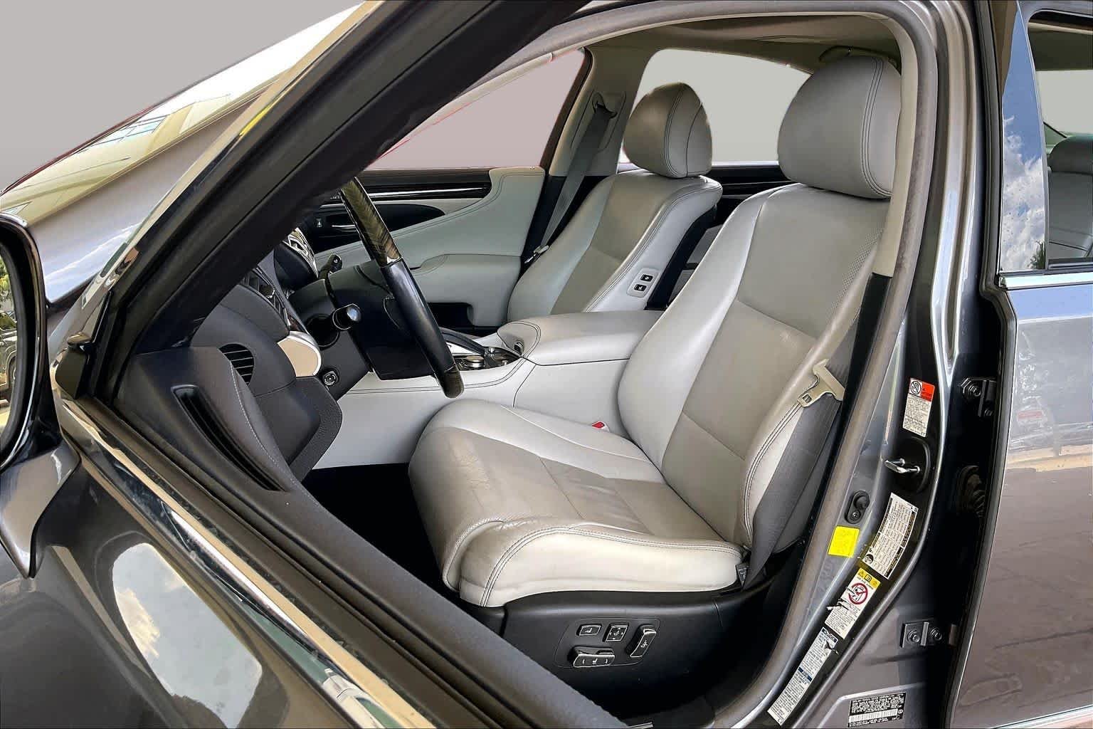 Used 2017 Nebula Gray Pearl Lexus  image 7