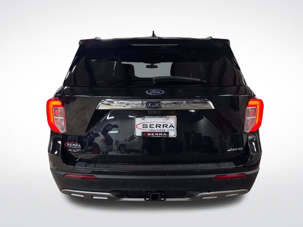 Used 2021 Black Ford XLT image 4