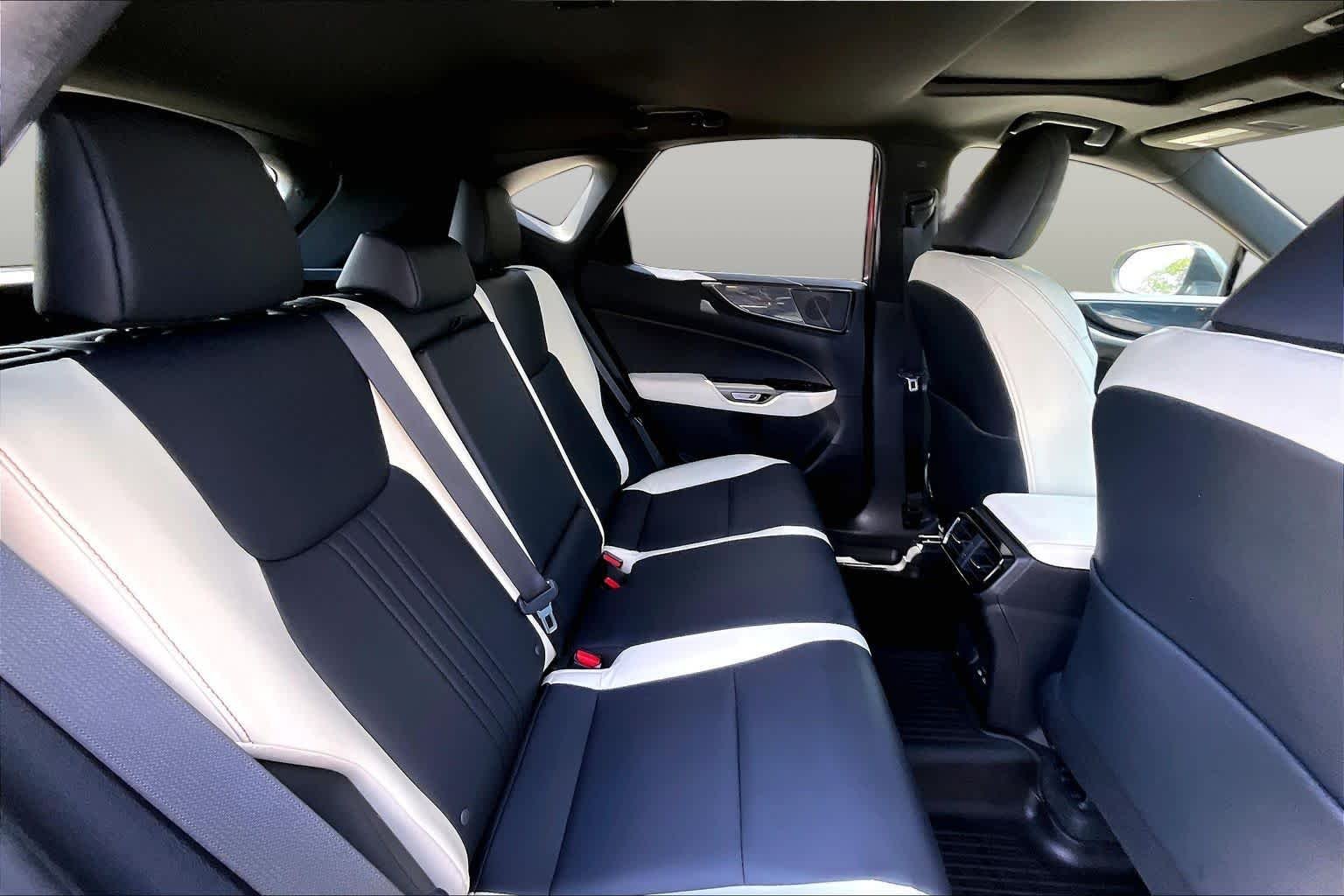 Used 2023 Atomic Silver Lexus Premium image 20