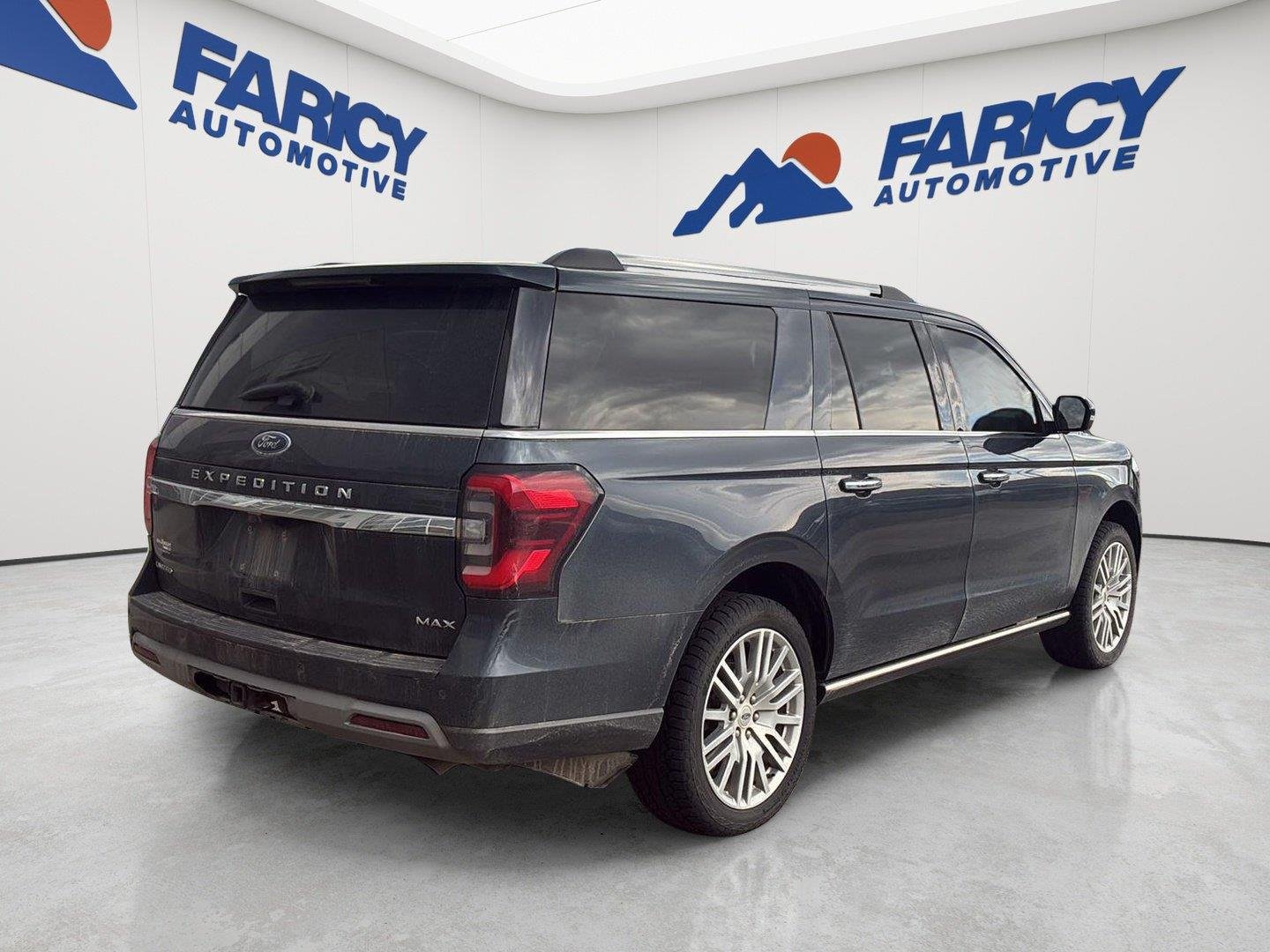 Used 2024 Stone Blue Ford Limited image 3