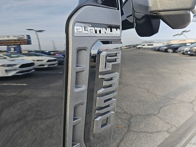 2026 Ford F-350 Super Duty Platinum - Photo 11