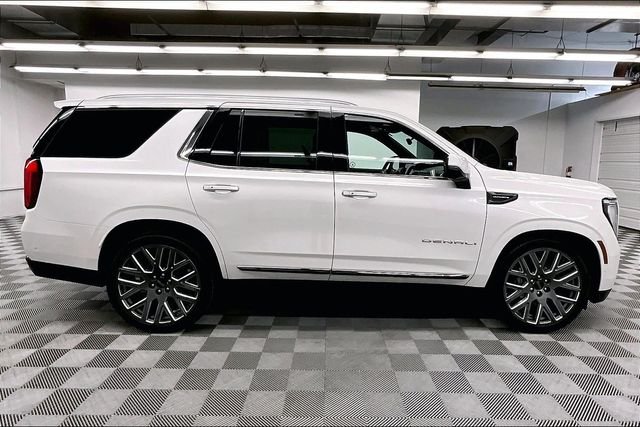 Used 2025 White Frost Tricoat GMC Denali Ultimate image 15