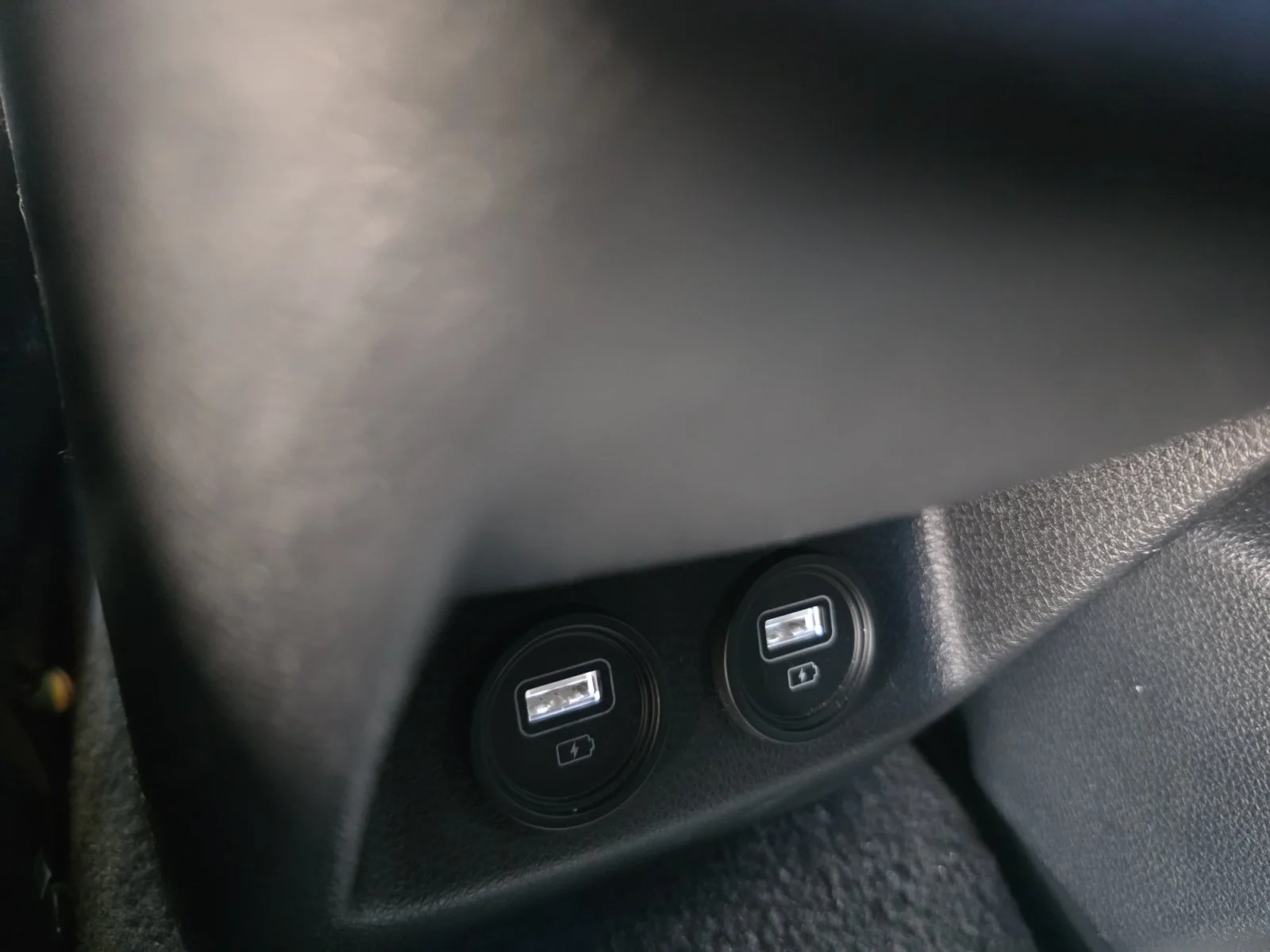 Used 2022 Wolf Gray Kia GT-Line image 21