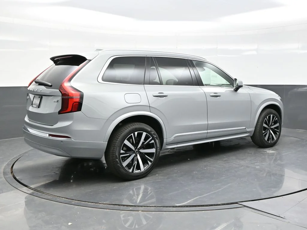 New 2026 Vapour Grey Volvo Core image 7