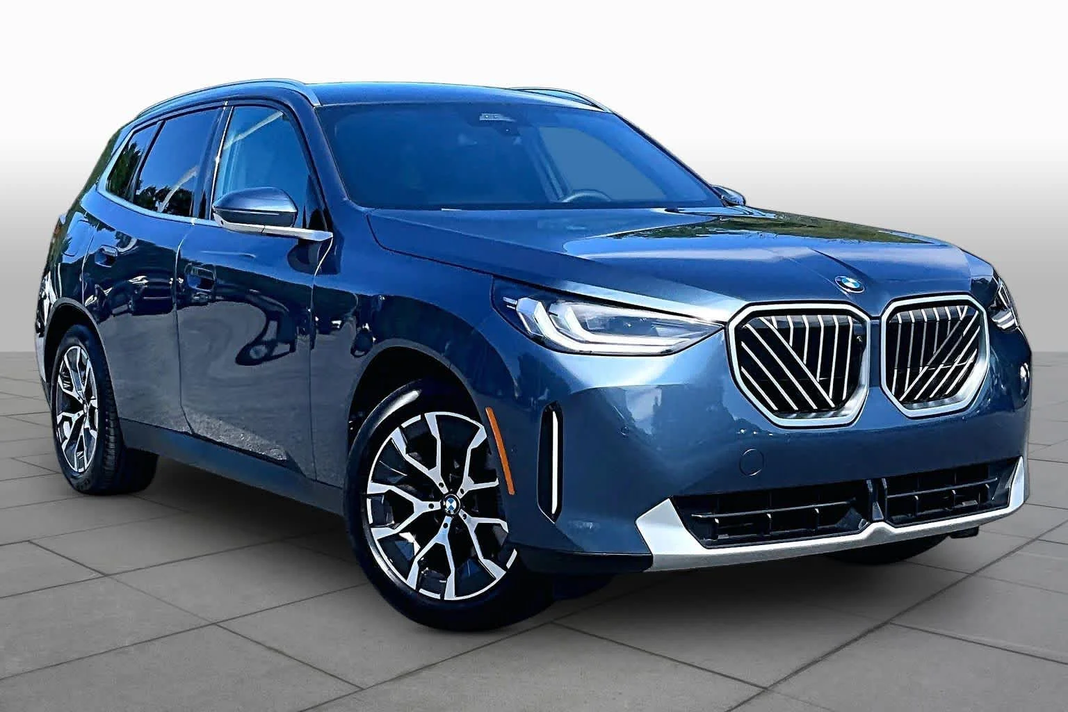 Used 2025 Arctic Race Blue Metallic BMW 30 xDrive image 3