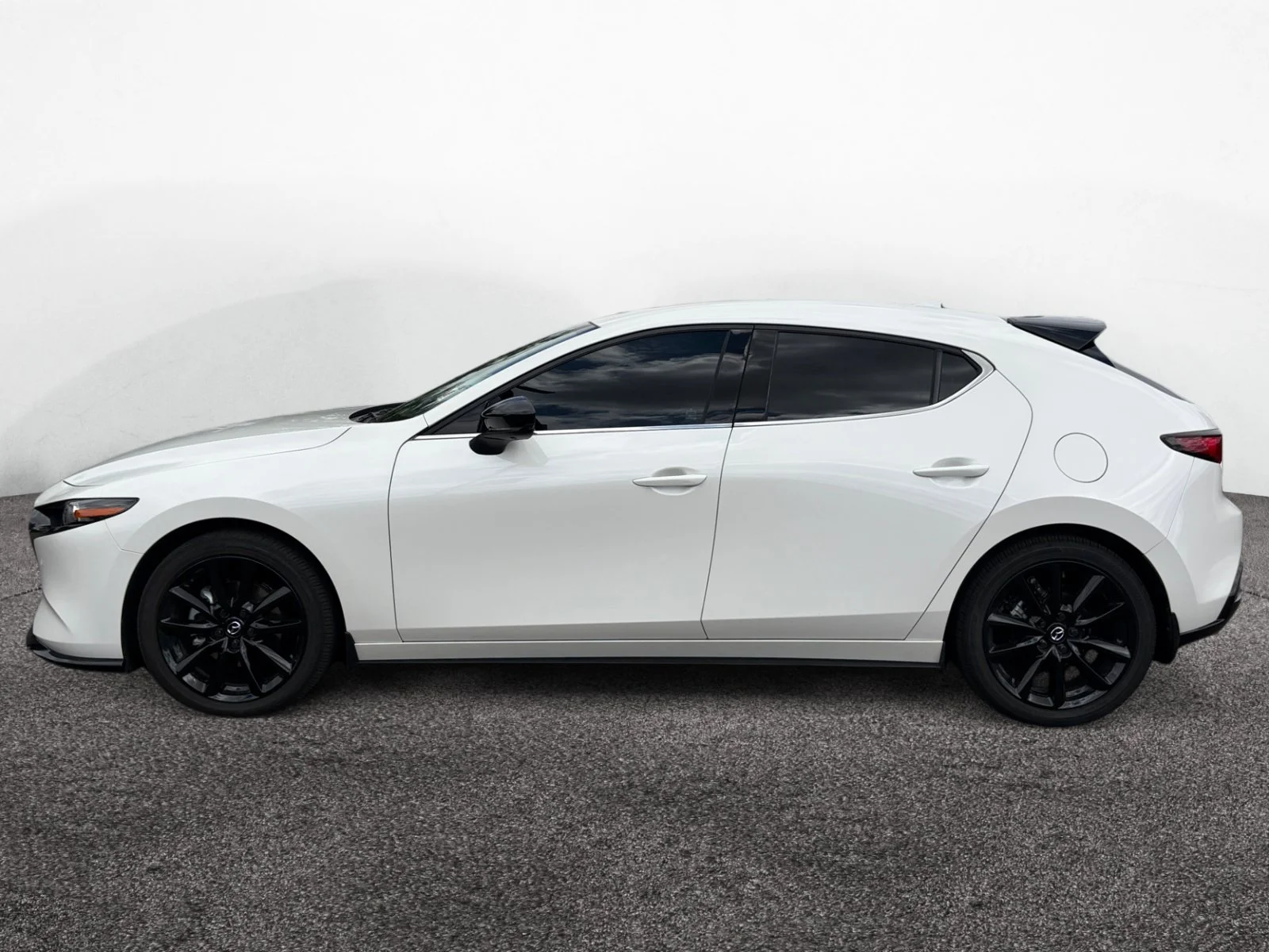Certified Used 2026 White Mazda 2.5 Turbo Premium Plus image 2