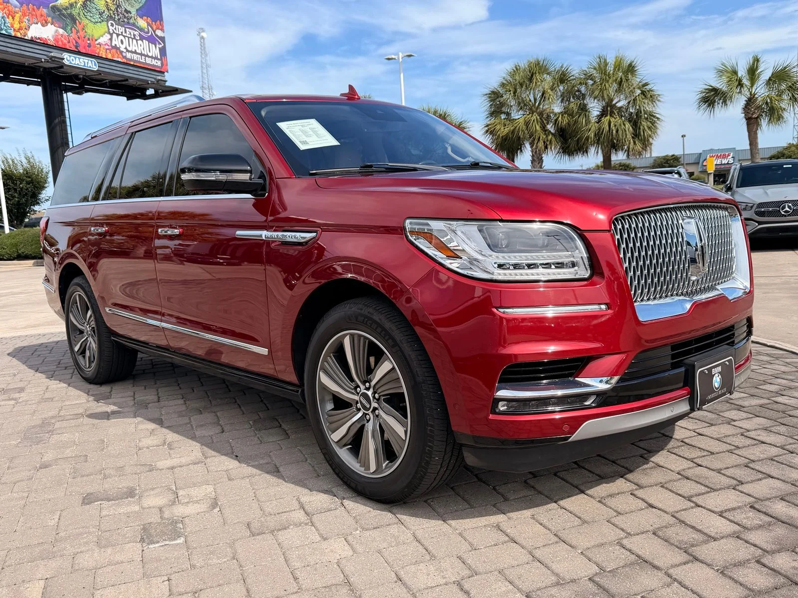Used 2019 Ruby Red Metallic Lincoln Reserve image 7