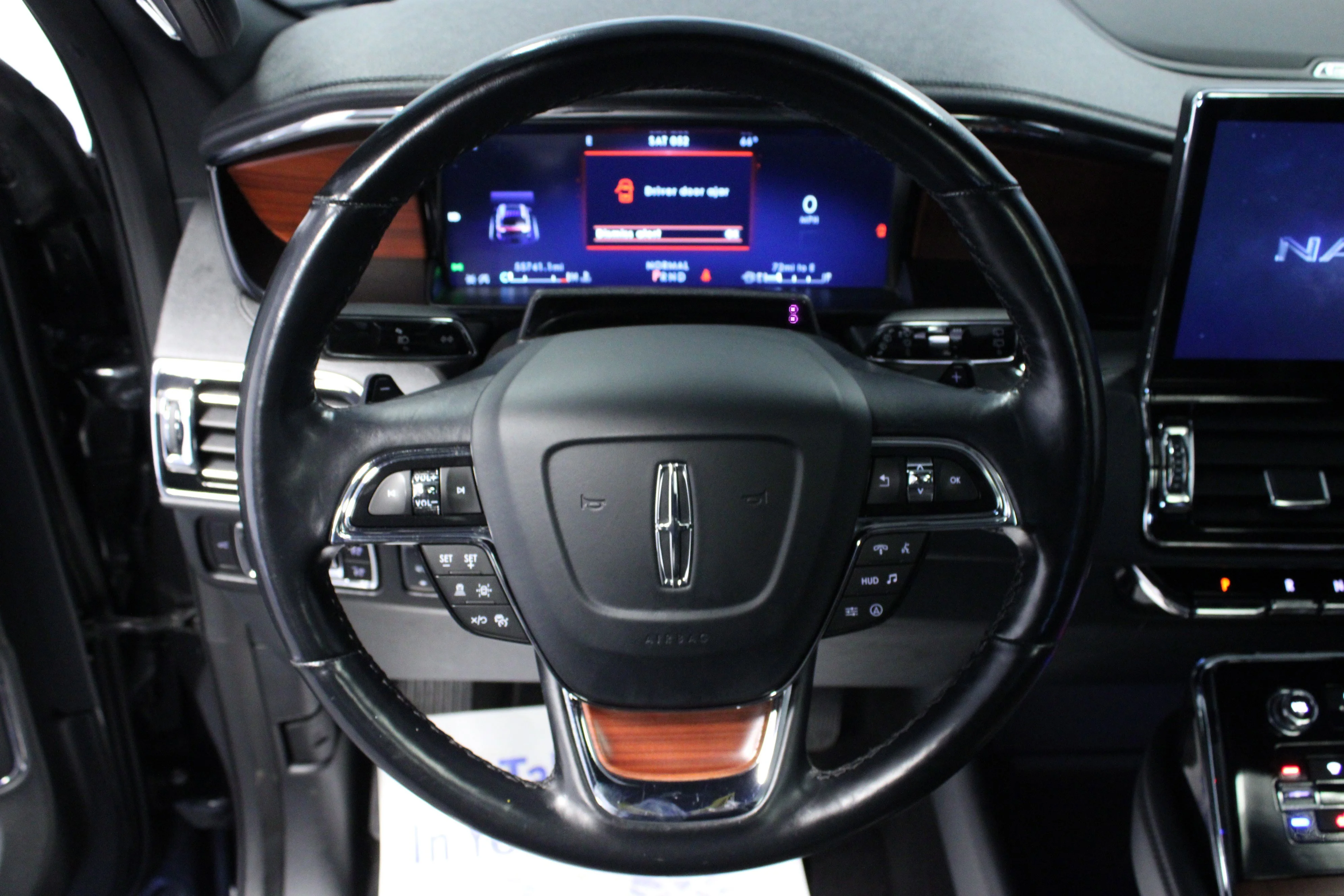 Used 2023 Starlight Gray Premium Colorant Lincoln Reserve image 18