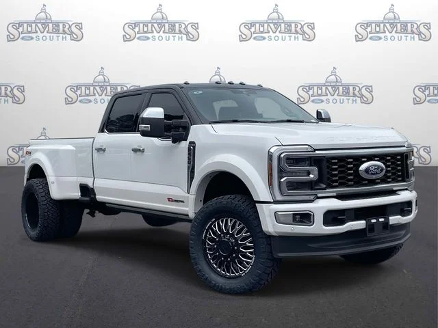 2026 Ford F-450 Platinum 4x4 Crew Cab 8' Box DRW's photo