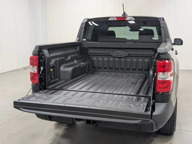 New 2026 Shadow Black Ford XLT image 19