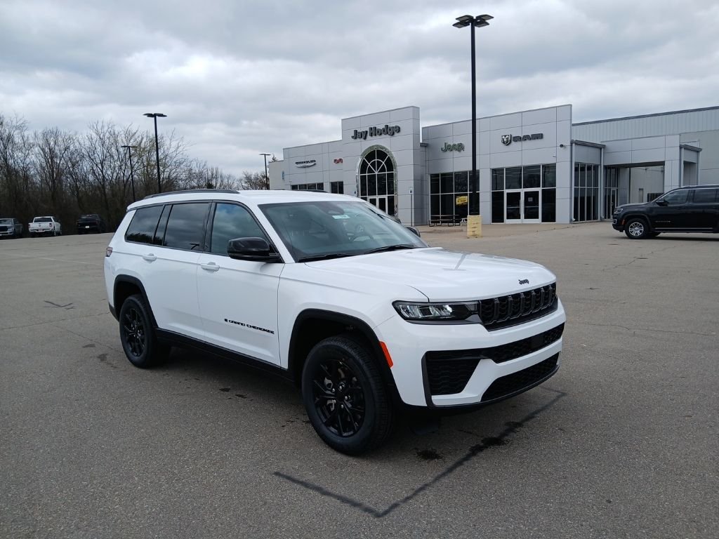 New 2026 Bright White Clear-Coat Exterior Paint Jeep Altitude image 1