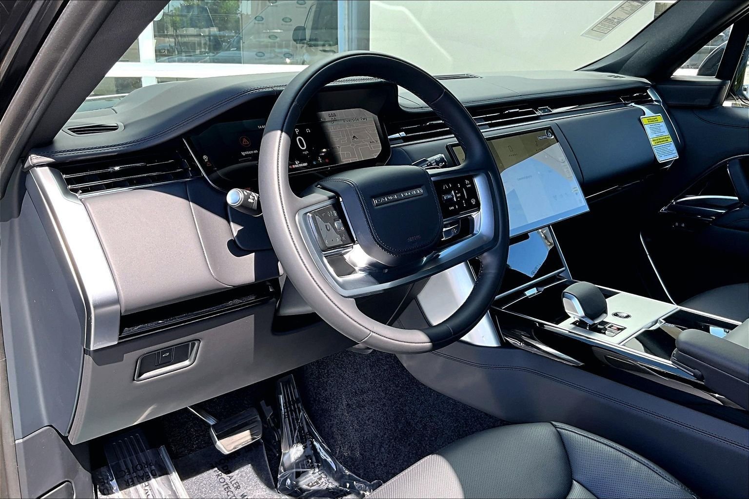 New 2026 Santorini Black Land Rover SE image 6