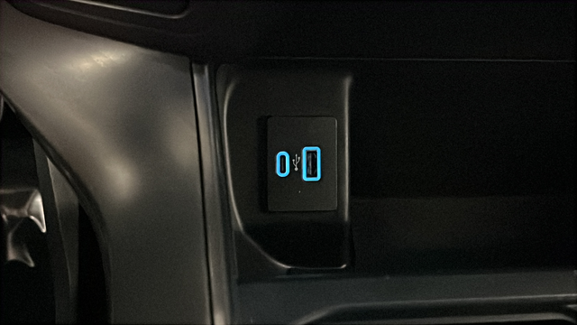 Used 2024 Avalanche Gray Ford XLT image 31