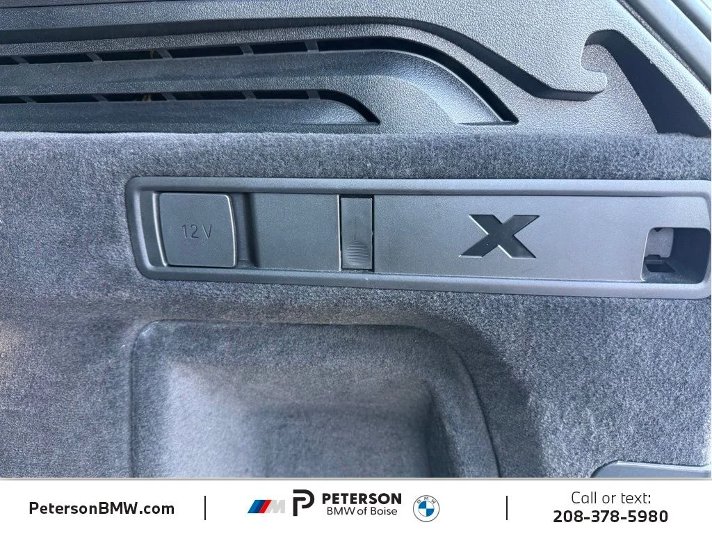 Used 2025 Black BMW M60i image 12