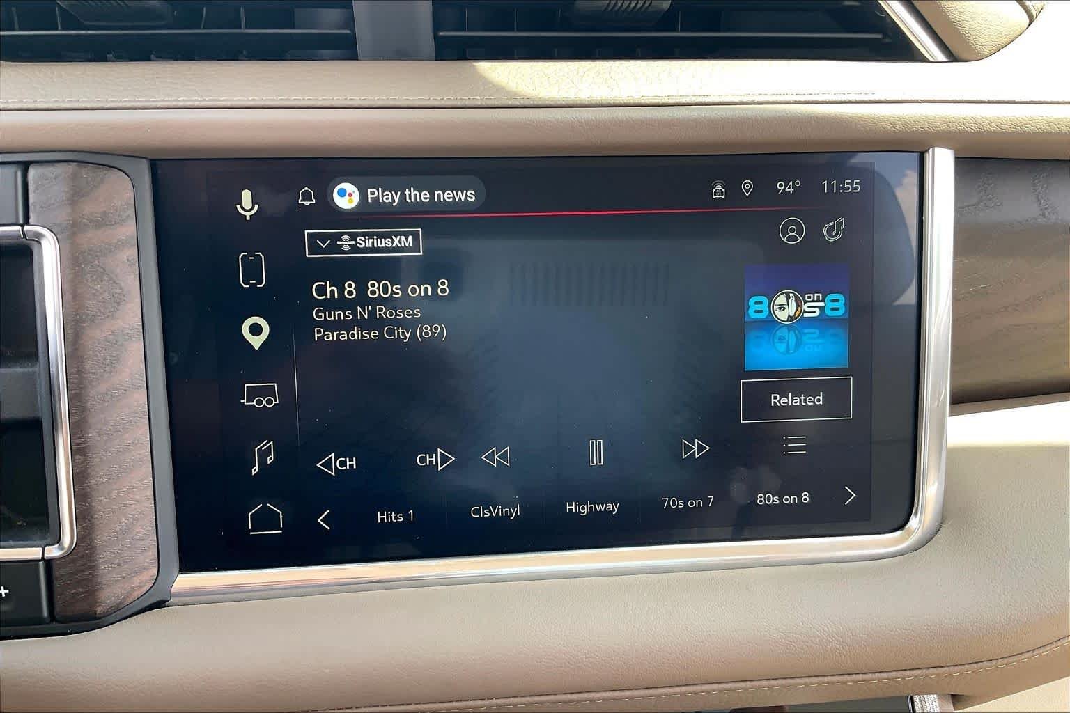 Used 2024 White Frost Tricoat GMC Denali image 32