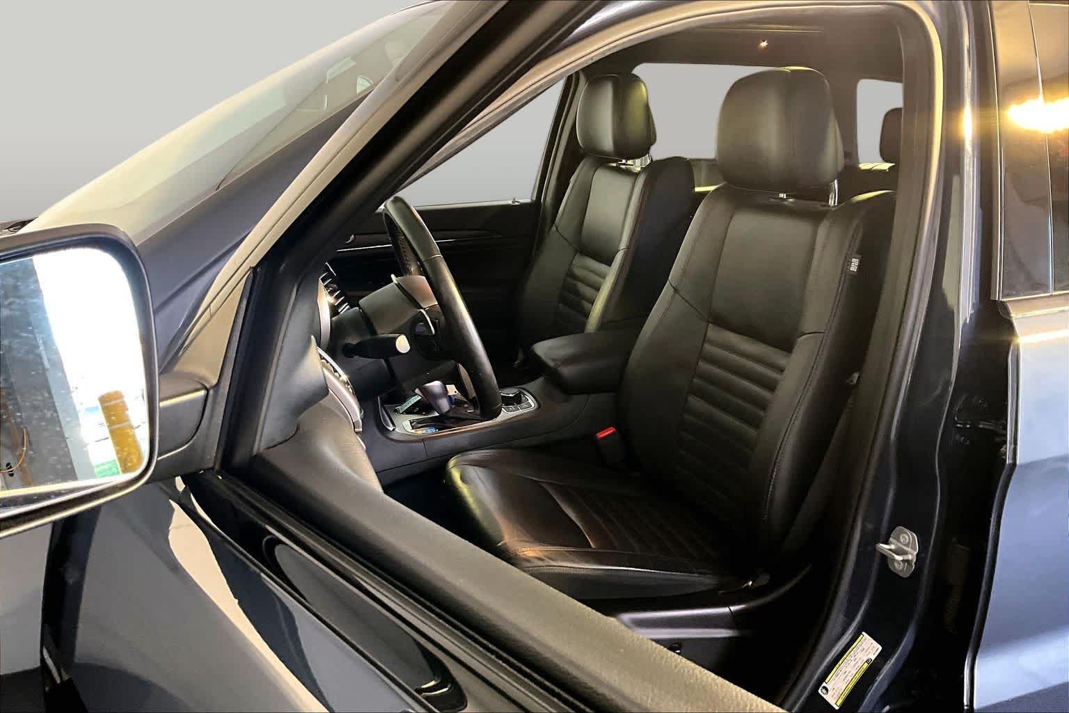 Used 2019 Slate Blue Pearl Coat Jeep Limited X image 9