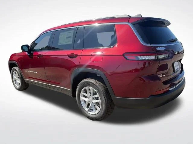 New 2026 Velvet Red Pearl-Coat Exterior Paint Jeep Laredo X image 3
