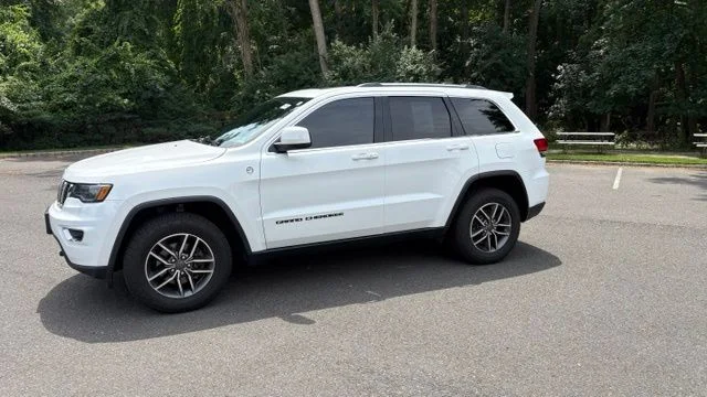 Used 2020 Bright White Clearcoat Jeep Laredo image 5