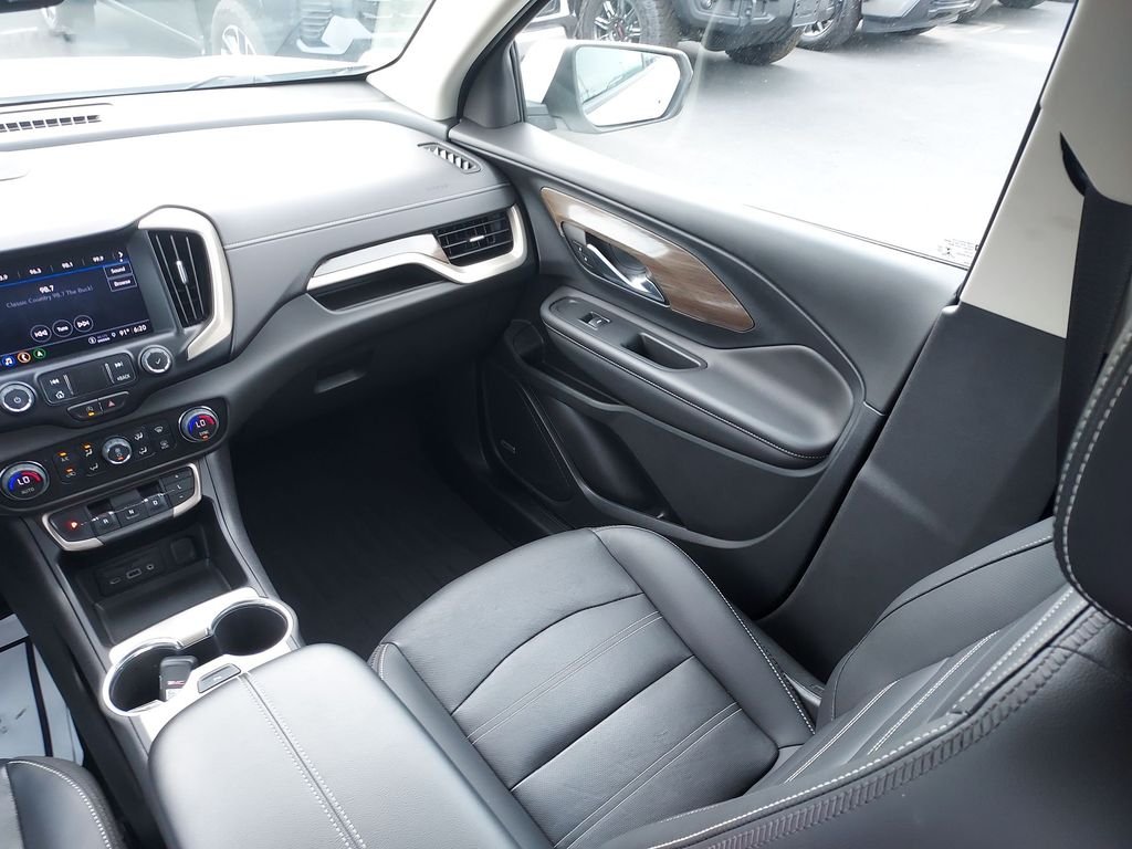 Used 2022 White GMC Denali image 11