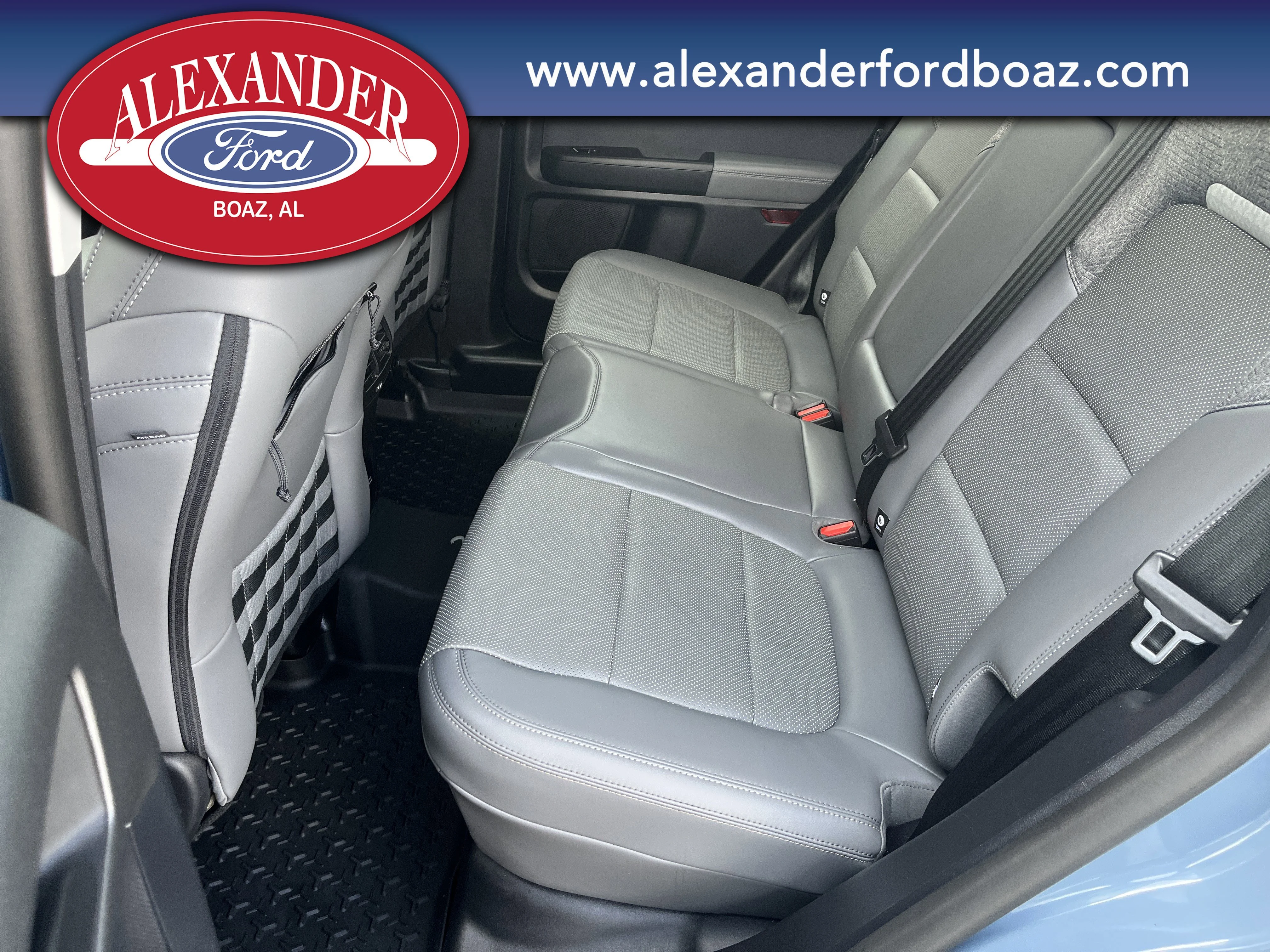 Used 2025 Blue Ford Badlands image 17