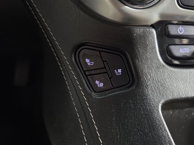 Used 2018 WHITE FROST TRICOAT GMC SLT image 21