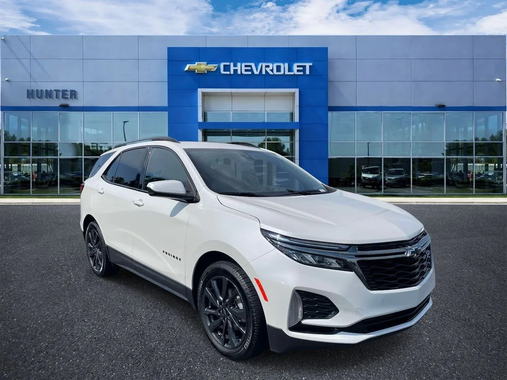 Used 2022 IRIDESCENT PEARL TRICOAT Chevrolet RS image 1