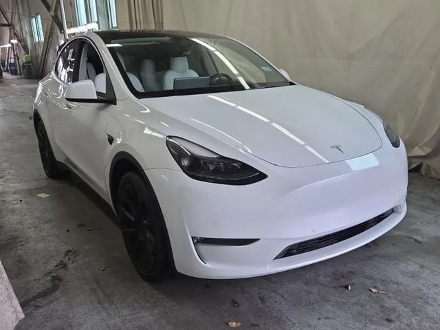 Used 2022 White Tesla Long Range image 2