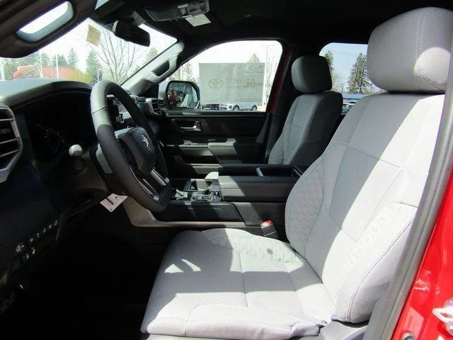 2025 Toyota Tundra SR5 - Photo 10