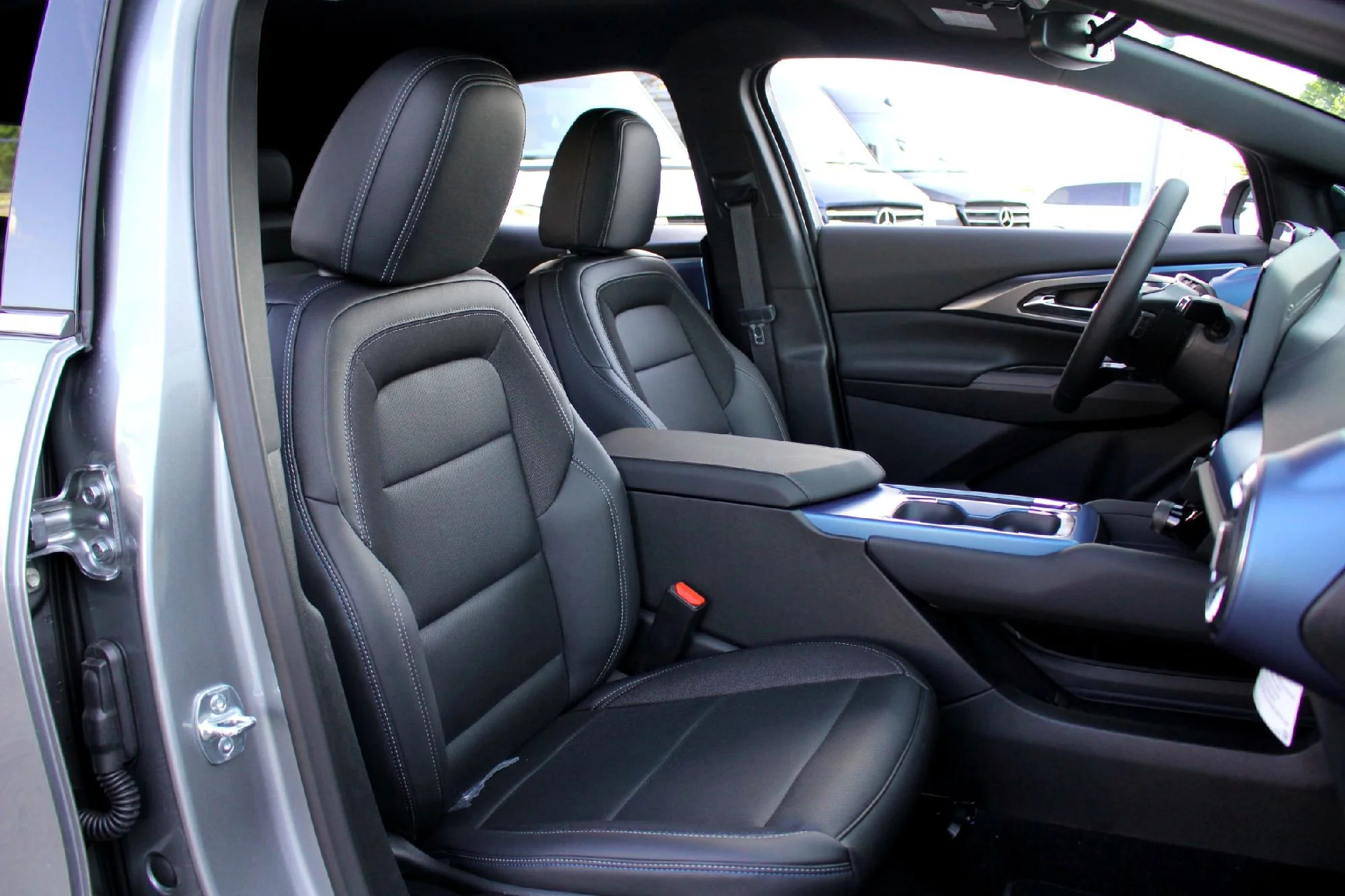 2025 Chevrolet Equinox EV 1LT - Photo 14