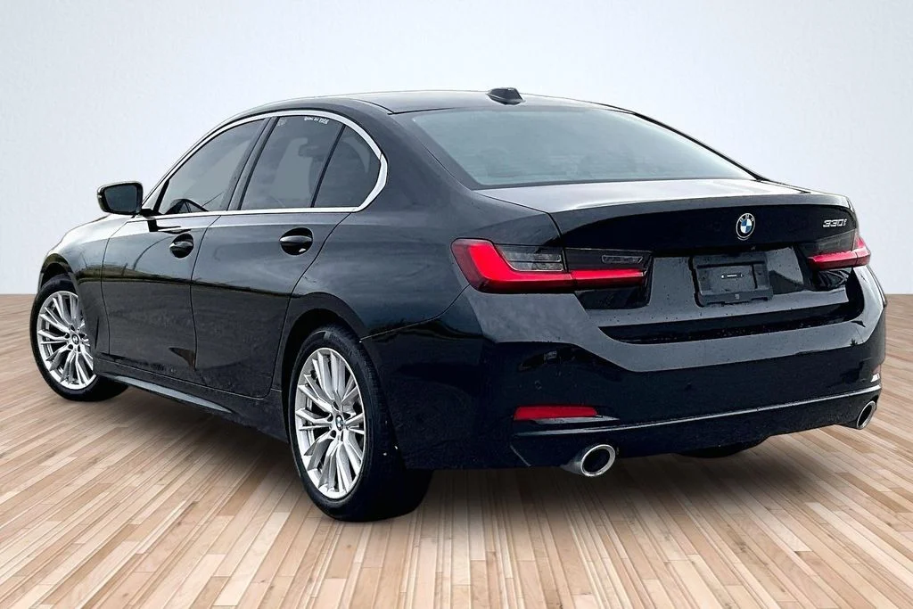 Used 2024 Black BMW 330i image 10