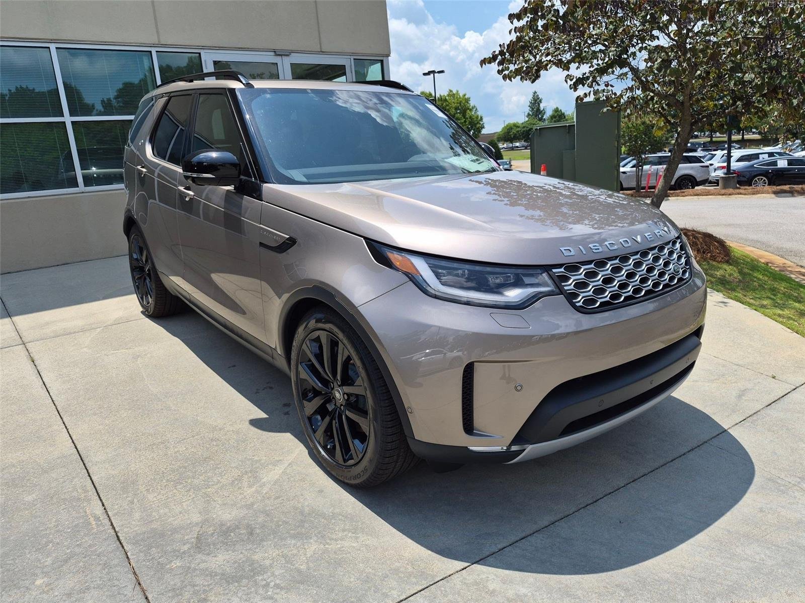 New 2026 Lantau Bronze Metallic Land Rover S image 3