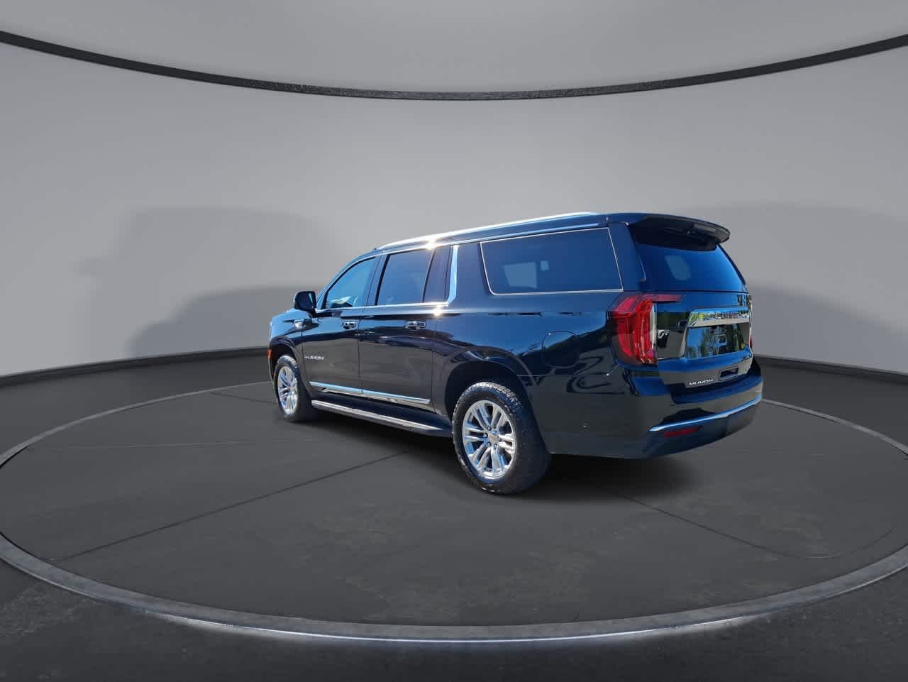 Used 2024 Onyx Black GMC SLT image 6