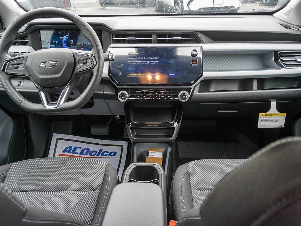 New 2027 Summit White Chevrolet LT image 14