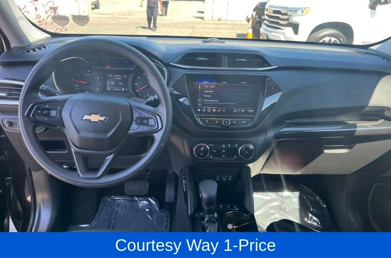 Used 2023 Black Chevrolet LT image 5