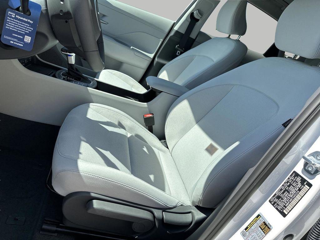 New 2026 Atlas White Hyundai SEL Sport FWD image 9