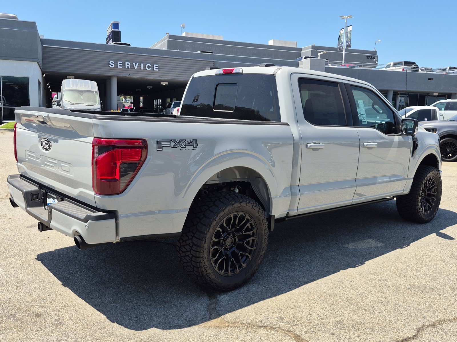New 2026 Avalanche Ford XLT image 6