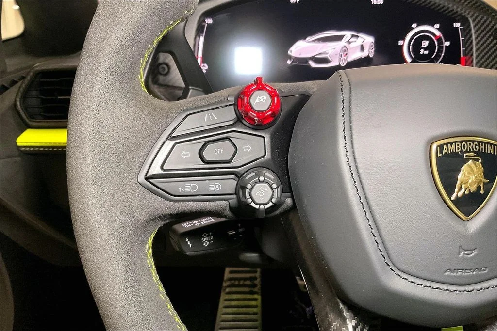 2025 Lamborghini Revuelto Base - Photo 22