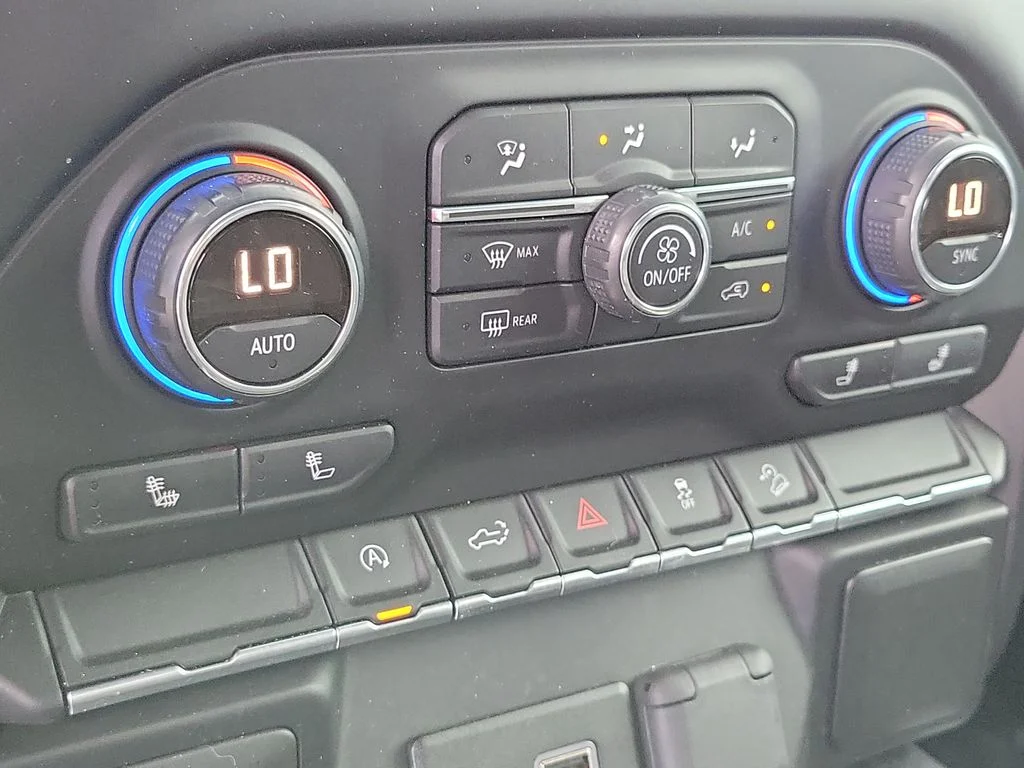 Used 2019 Silver Chevrolet RST image 33