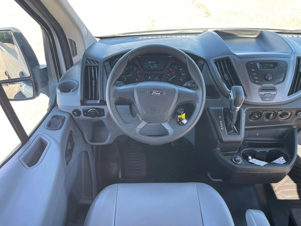 Used 2019 Oxford White Ford XL image 2