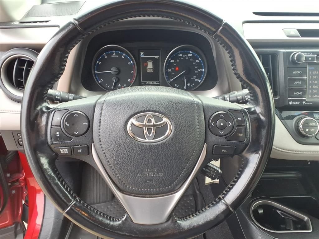 Used 2017 Red Toyota XLE image 21