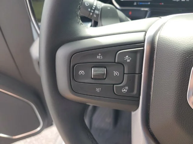 Used 2025 Summit White GMC SLT image 18