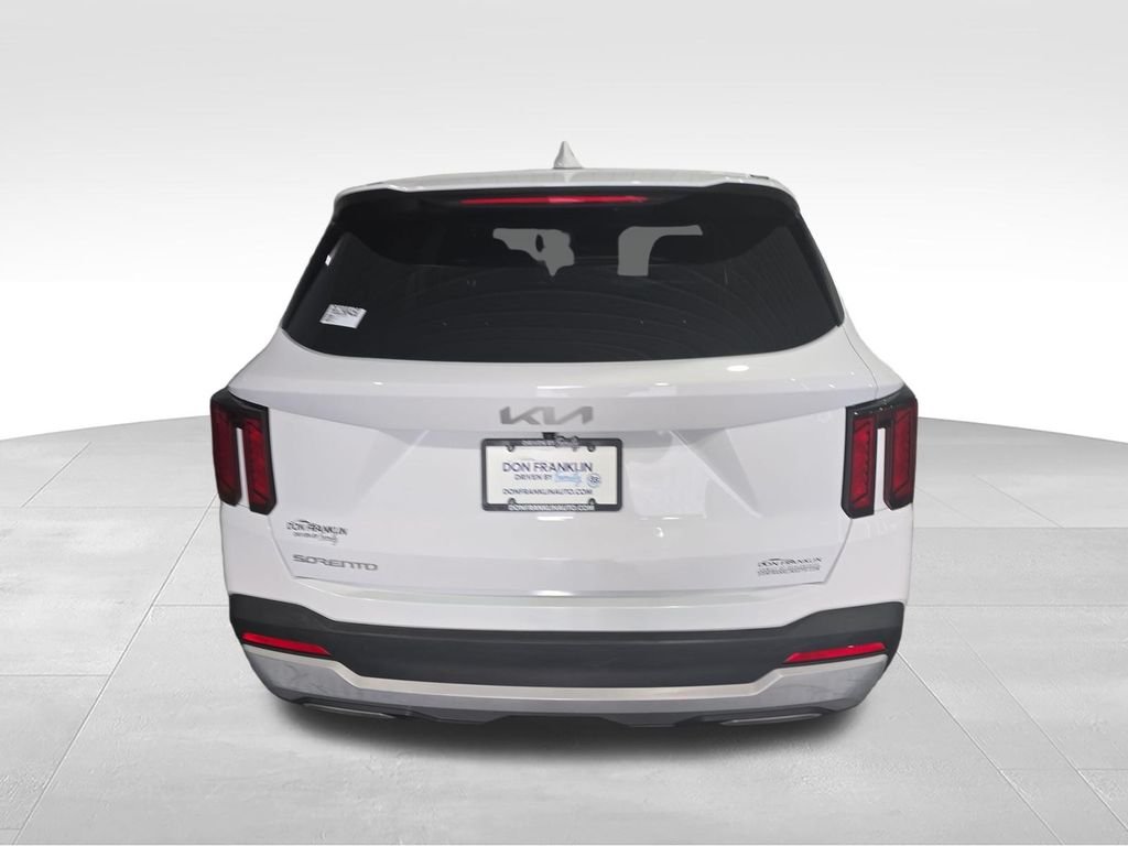 Used 2024 White Kia LX image 5