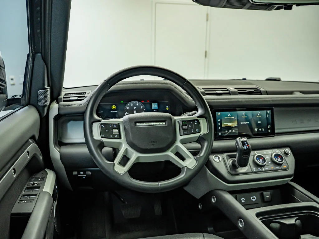 Used 2024 Gray Land Rover S image 31