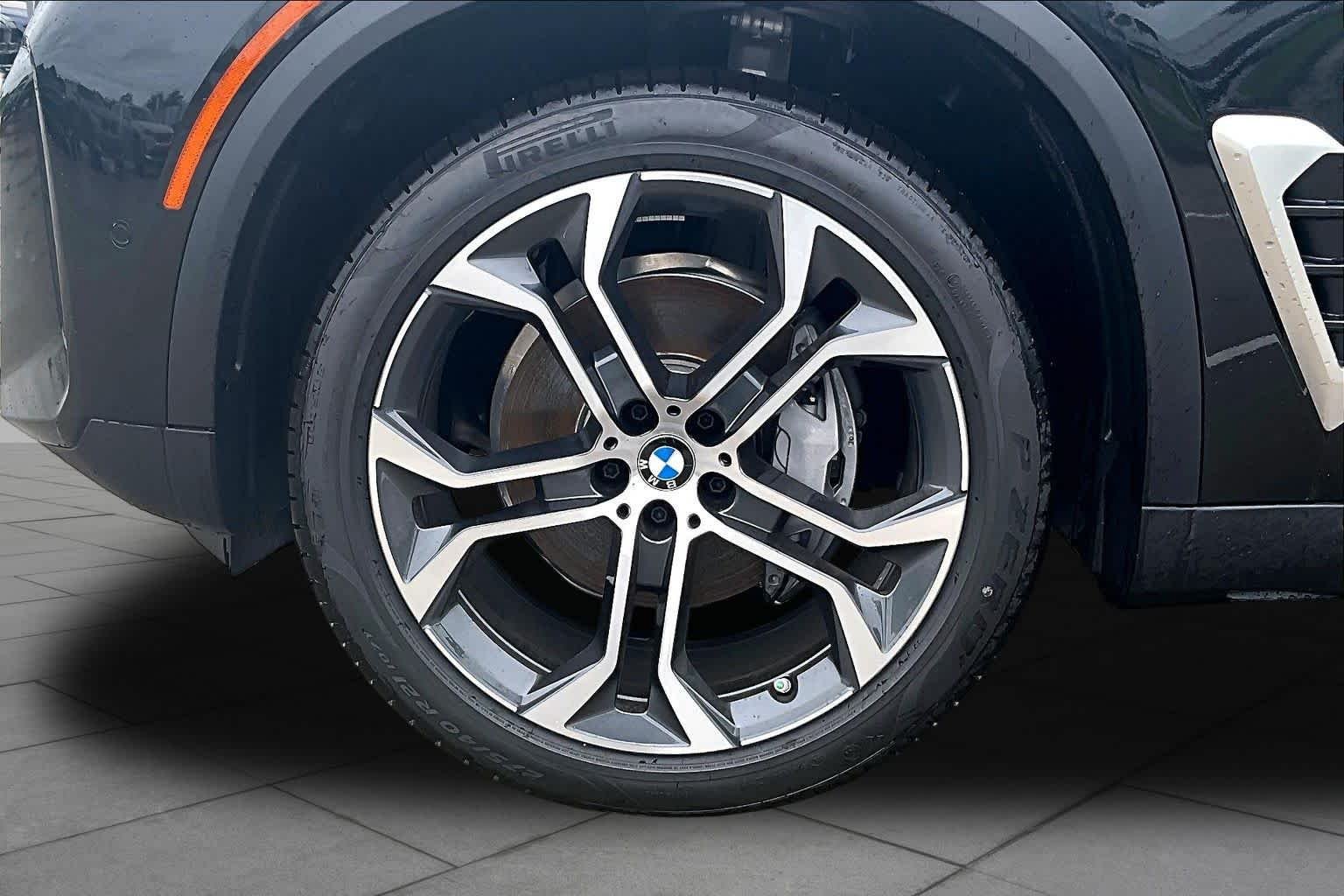 Used 2026 Black Sapphire Metallic BMW xDrive40i image 20