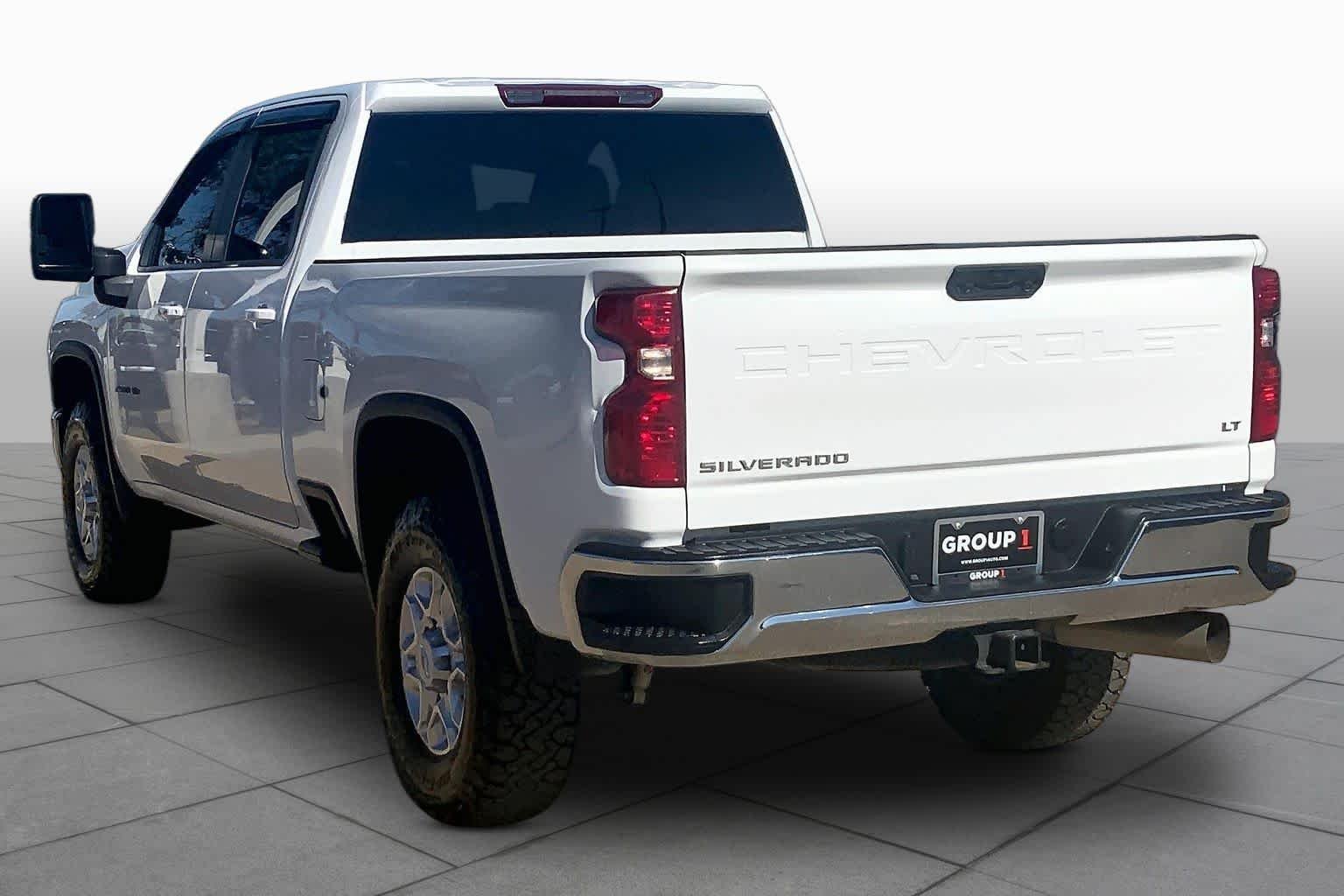 Used 2024 Summit White Chevrolet LT image 12