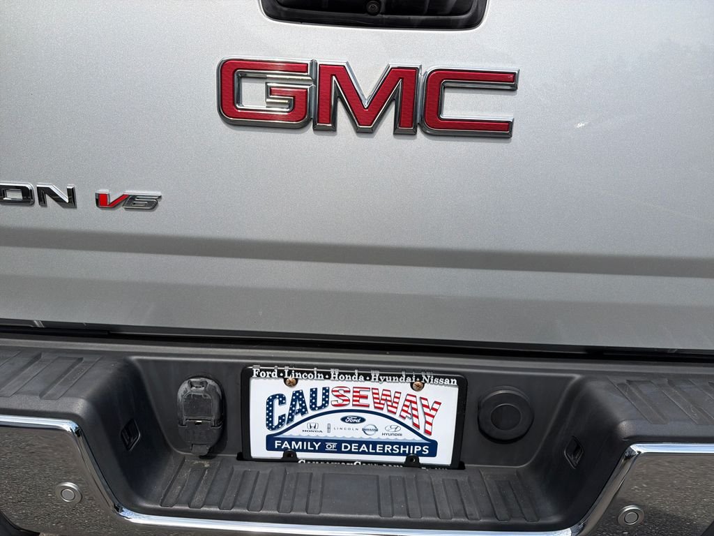 Used 2019 Quicksilver Metallic GMC SLT image 27