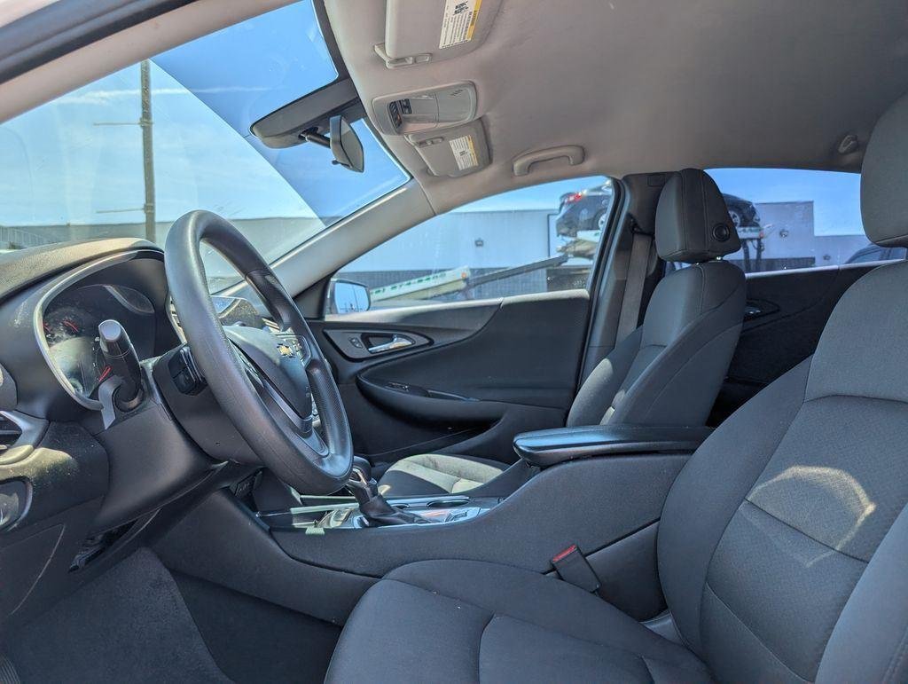 Used 2022 Summit White Chevrolet LT image 9